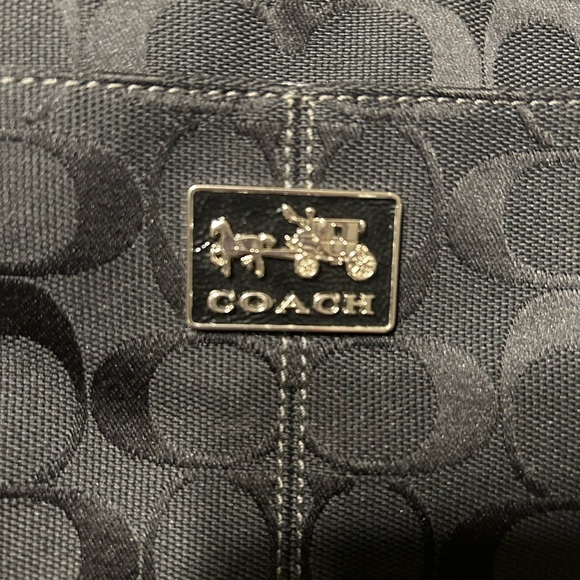 Coach Signature Black Shoulder Bag - Picture 2 of 6